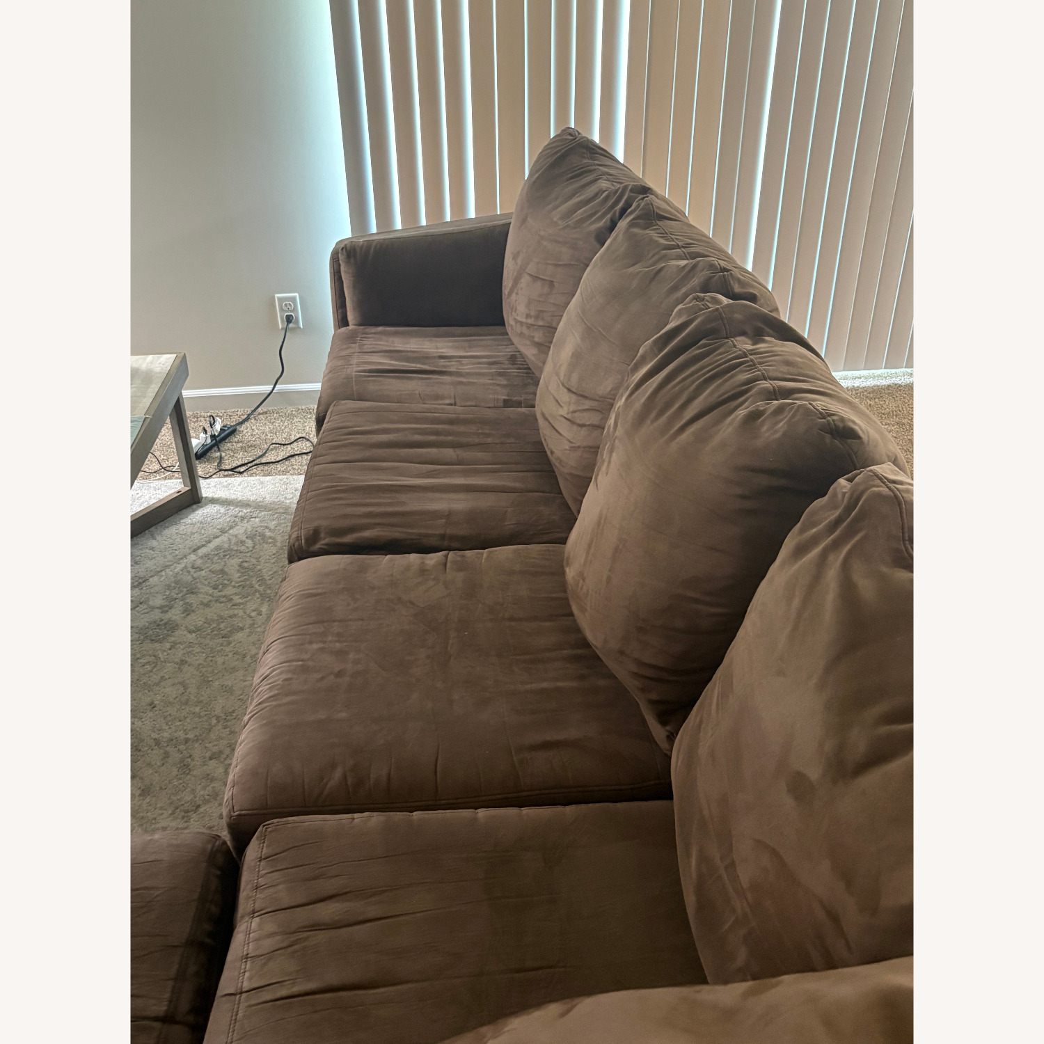 Comfortable 2-piece Sectional Couch - image-4