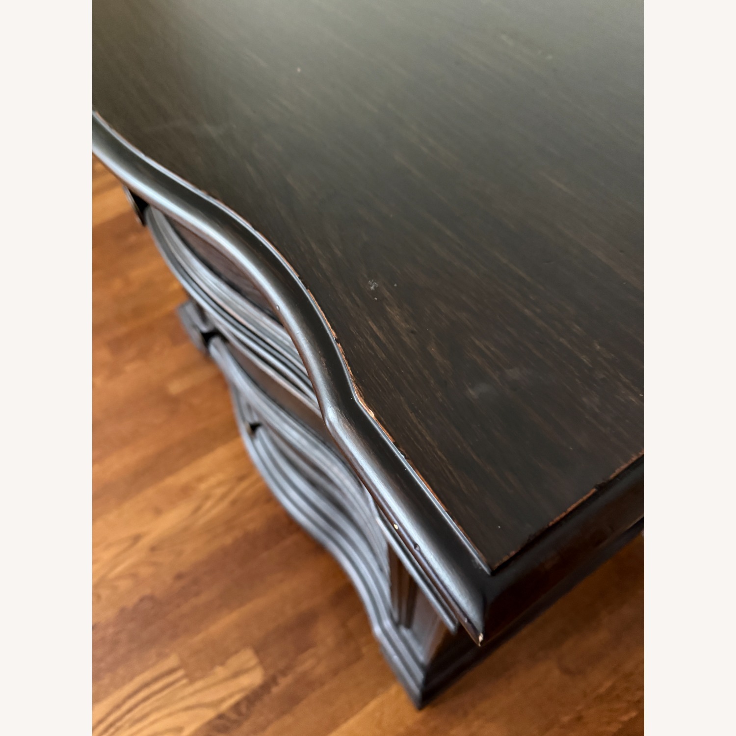 Bassett Chest with 3 Drewers - image-3