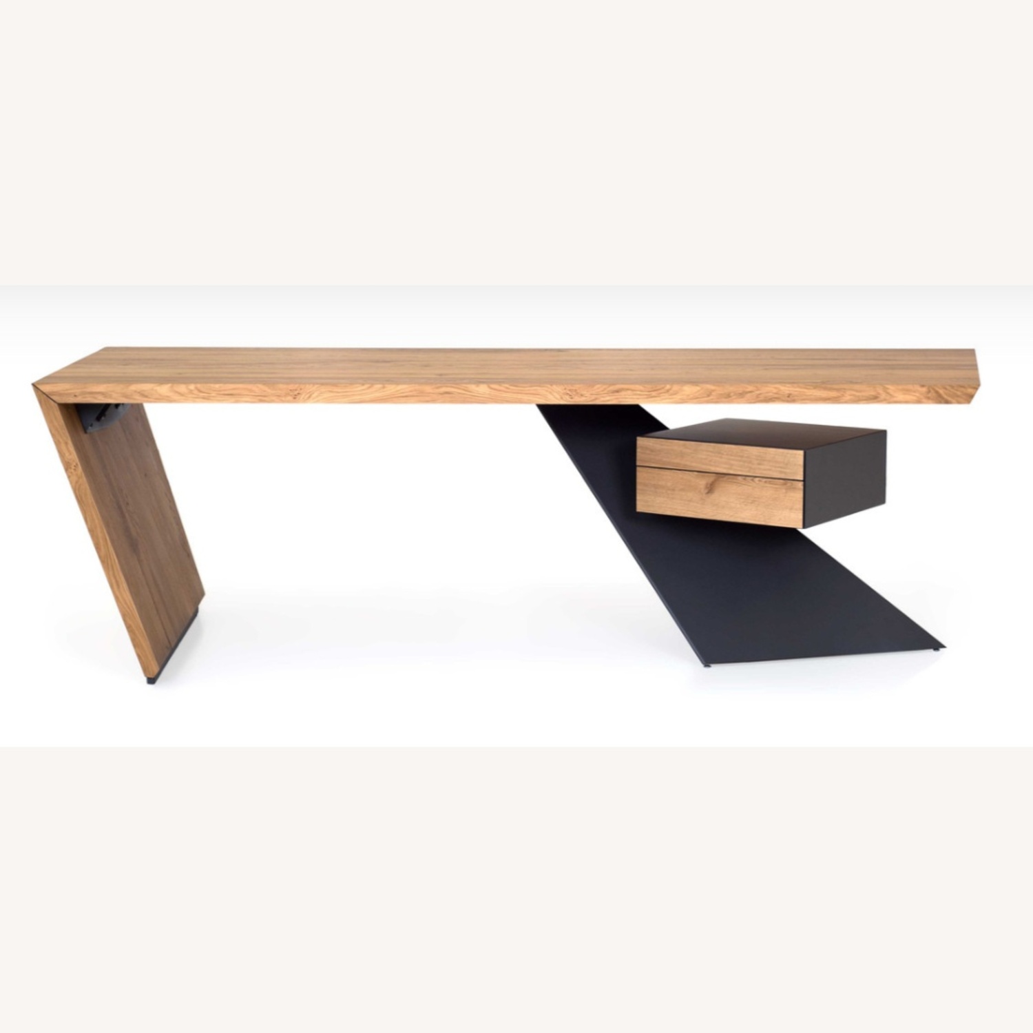Cantoni Nasdaq Desk - image-6