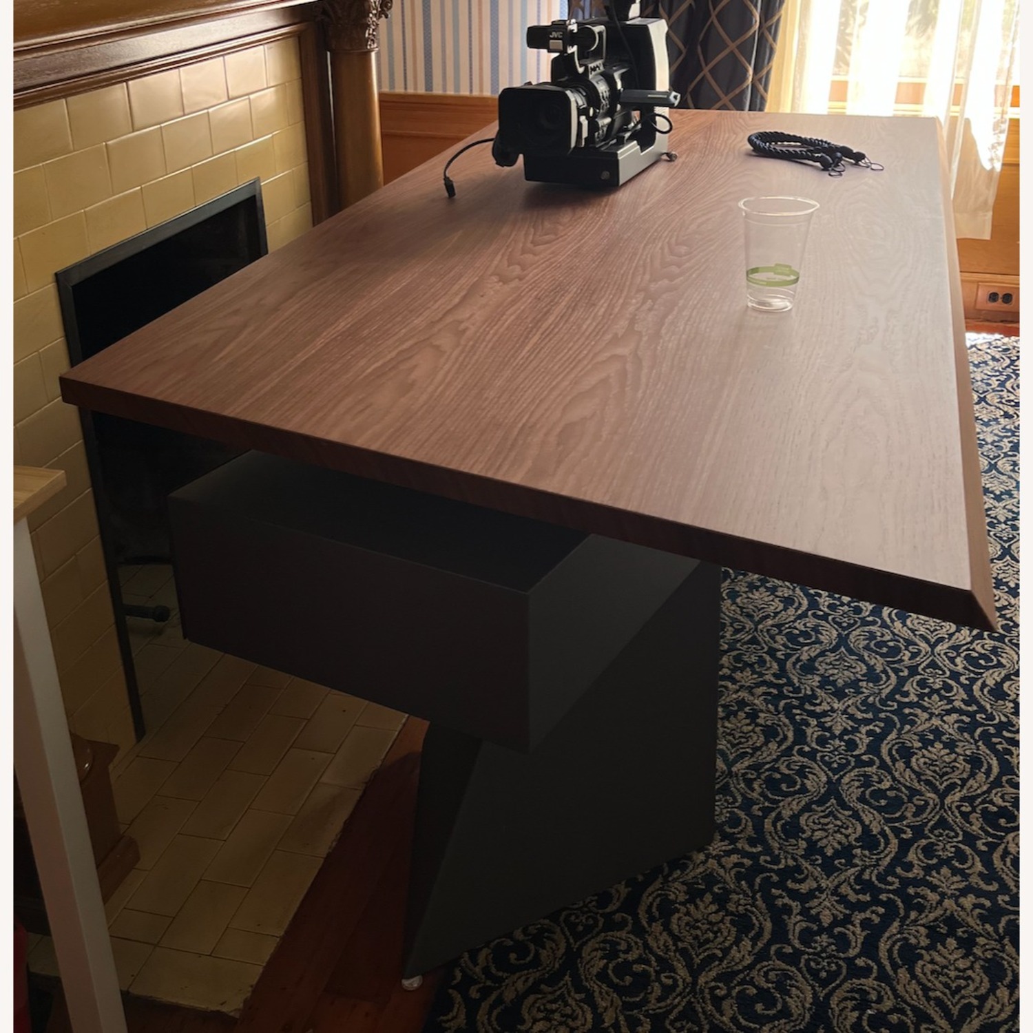 Cantoni Nasdaq Desk - image-2