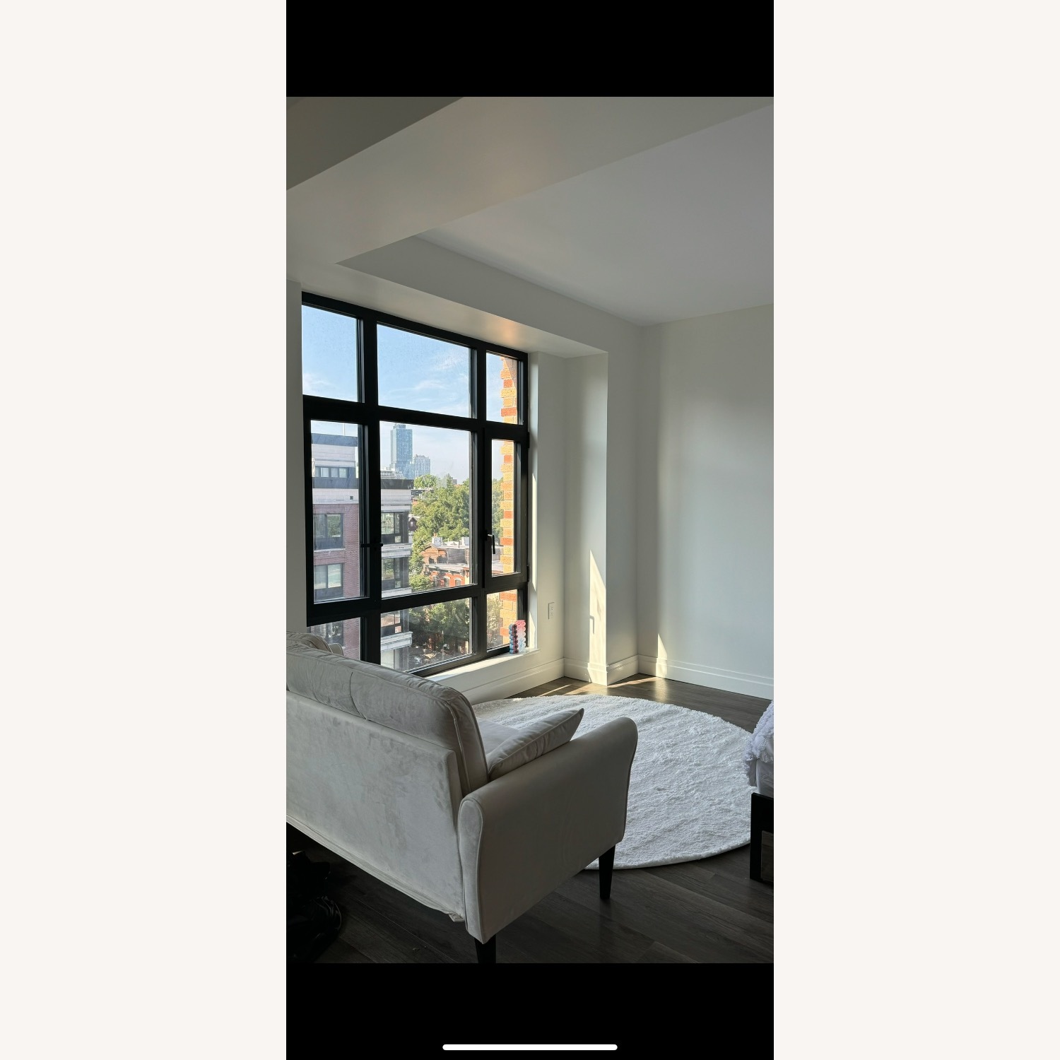 Soft Small Couch with 2 Pillows - image-3