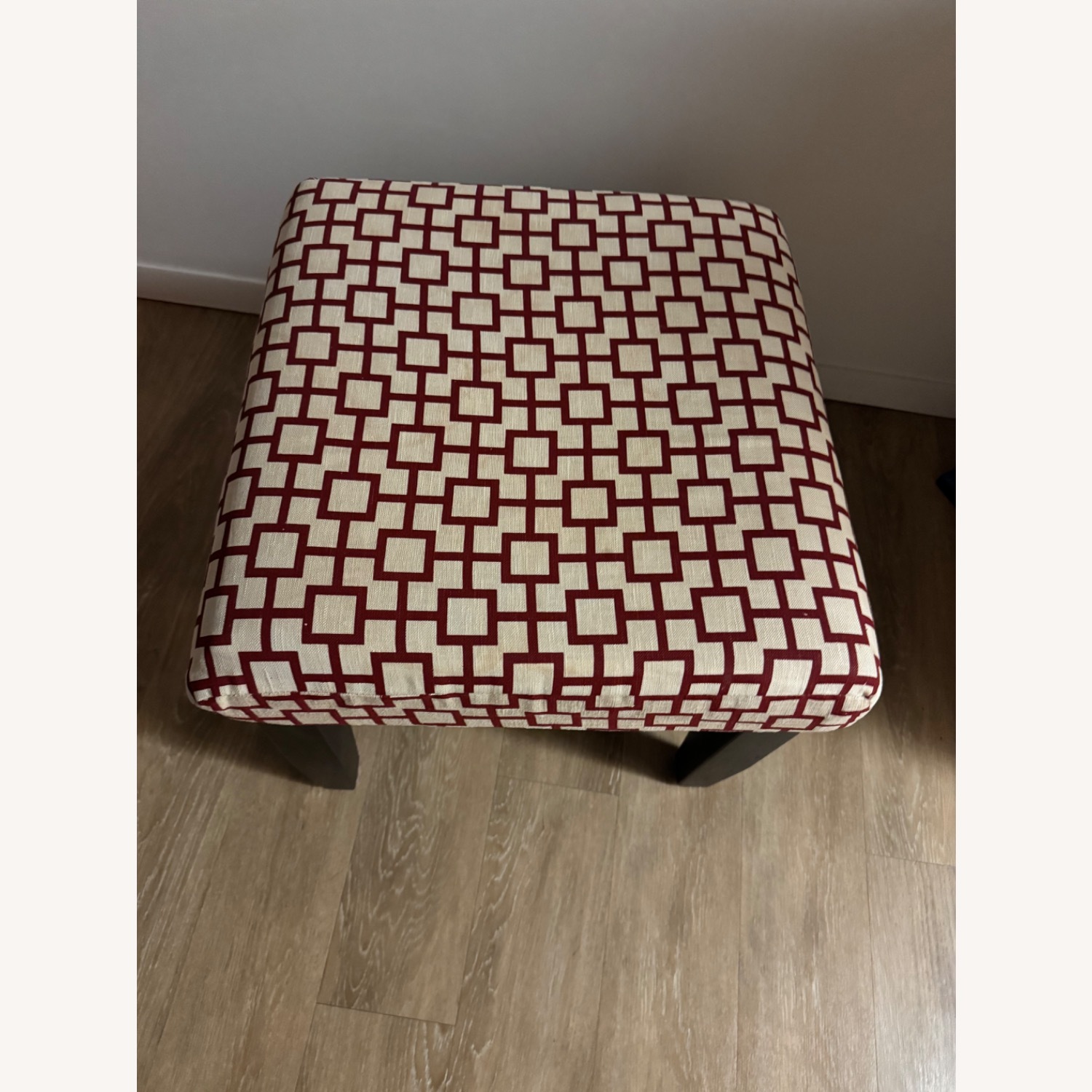  Jazzy Lookin' Chair - image-2