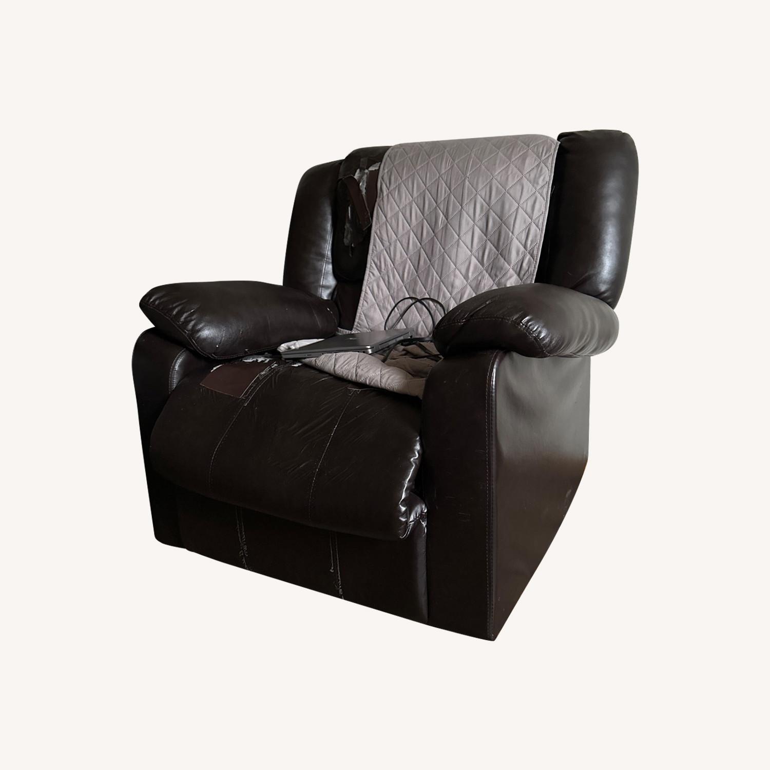 Bob's Discount Furniture Manual Recliners - image-0