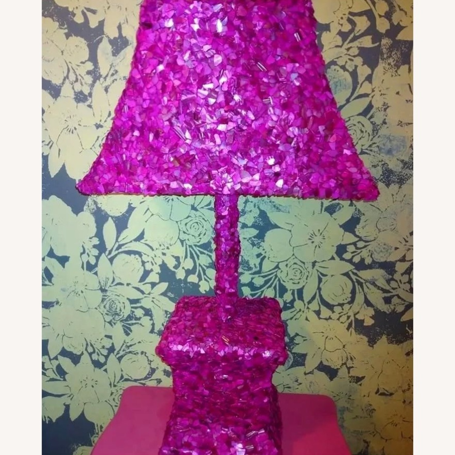 FXIVCHAPTER Pink Abalone Shell Chip Lamp - image-2