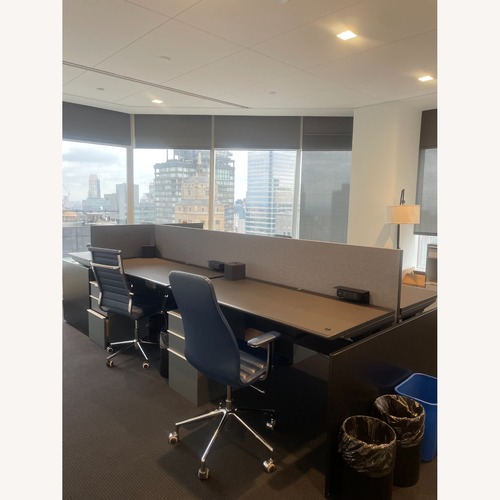 Used Five Innovant Form Trading Desks for sale on AptDeco
