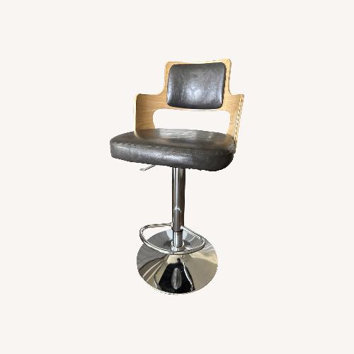 Used Counter Bar Stools for sale on AptDeco