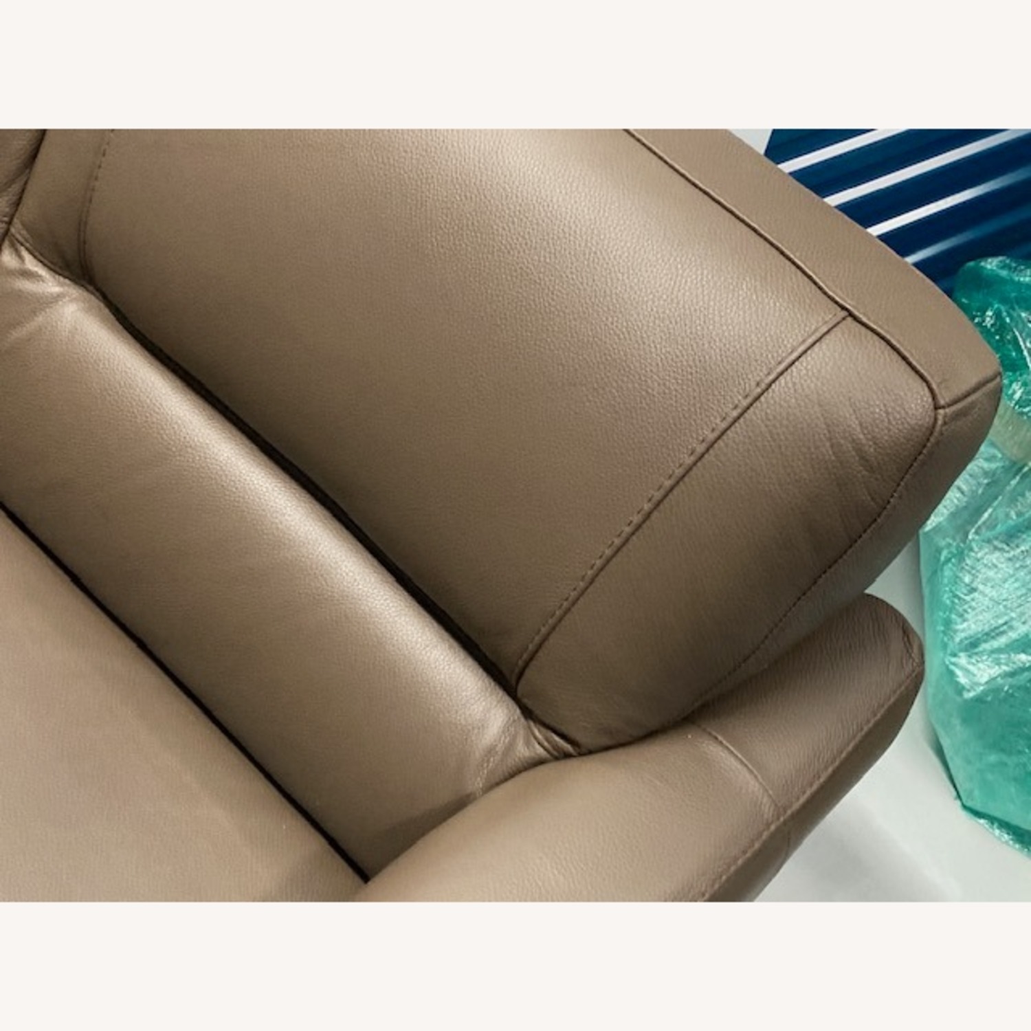 Natuzzi Editions C131 Indimenticabile Sofa - image-3