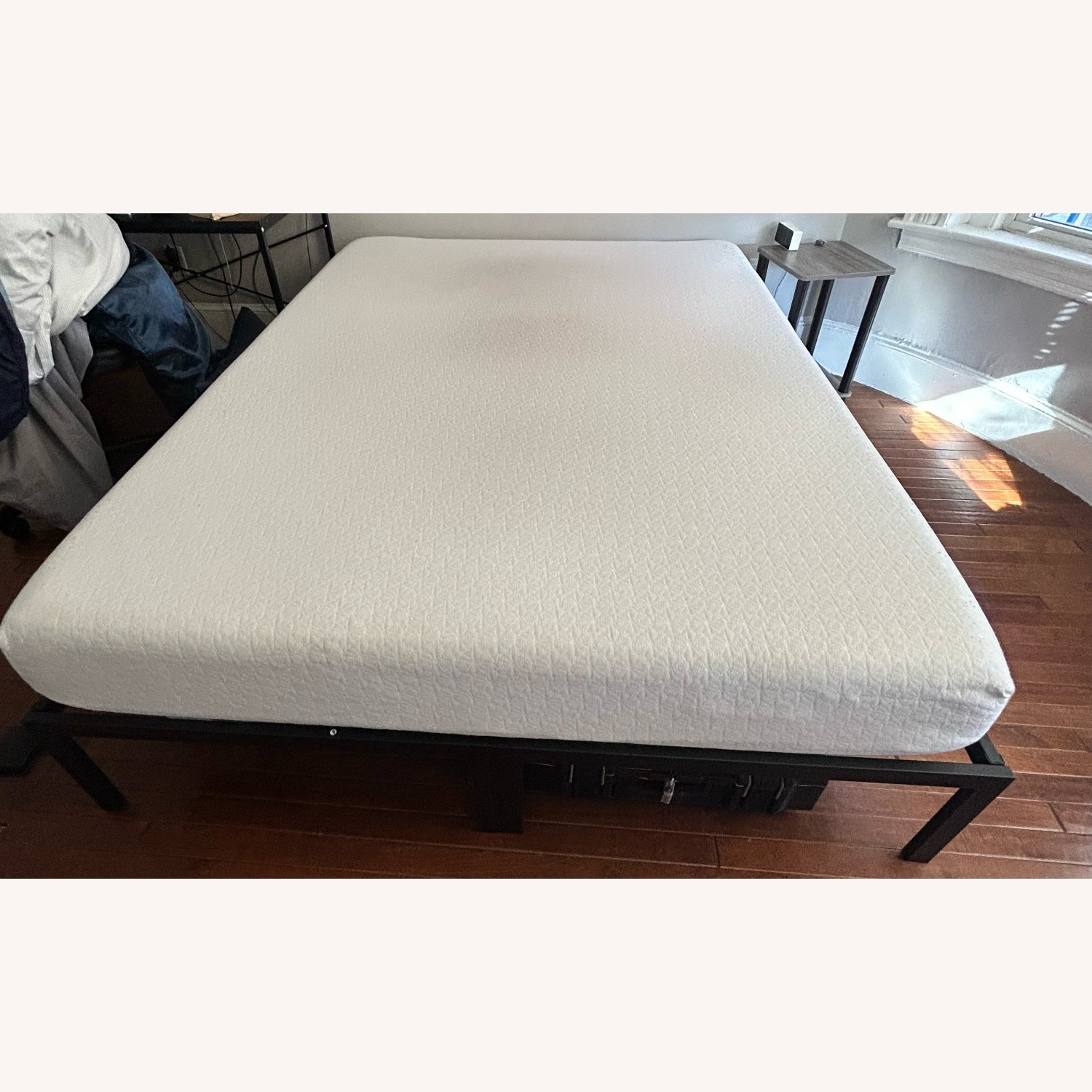 Queen Noctis Letti Bed Frame - image-1