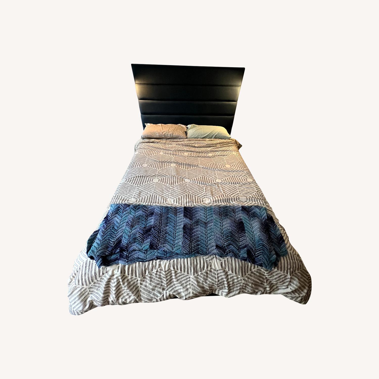 Modway Genevieve Upholstered Queen Bed - image-6