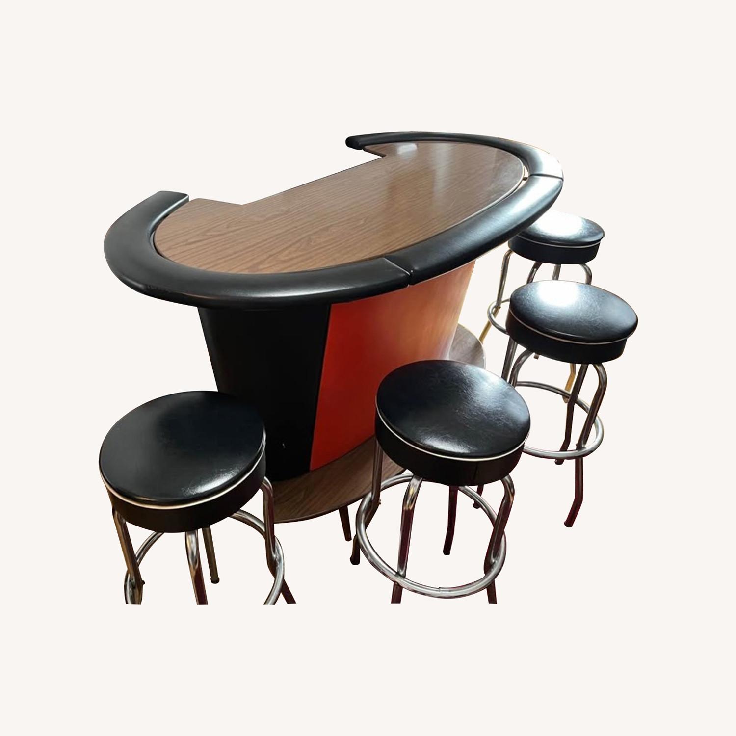 Indoor Vintage Bar with Stools - image-0