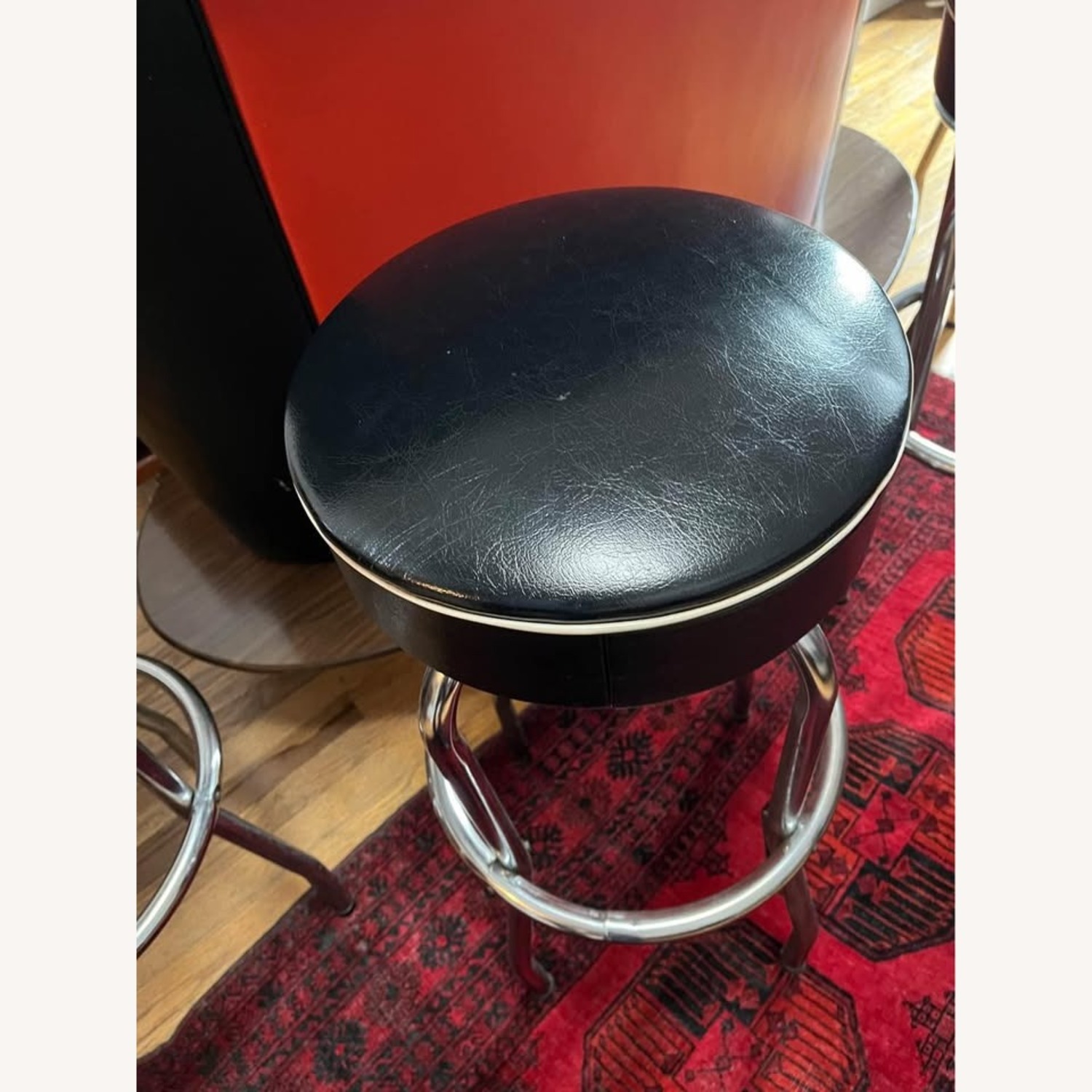 Indoor Vintage Bar with Stools - image-2