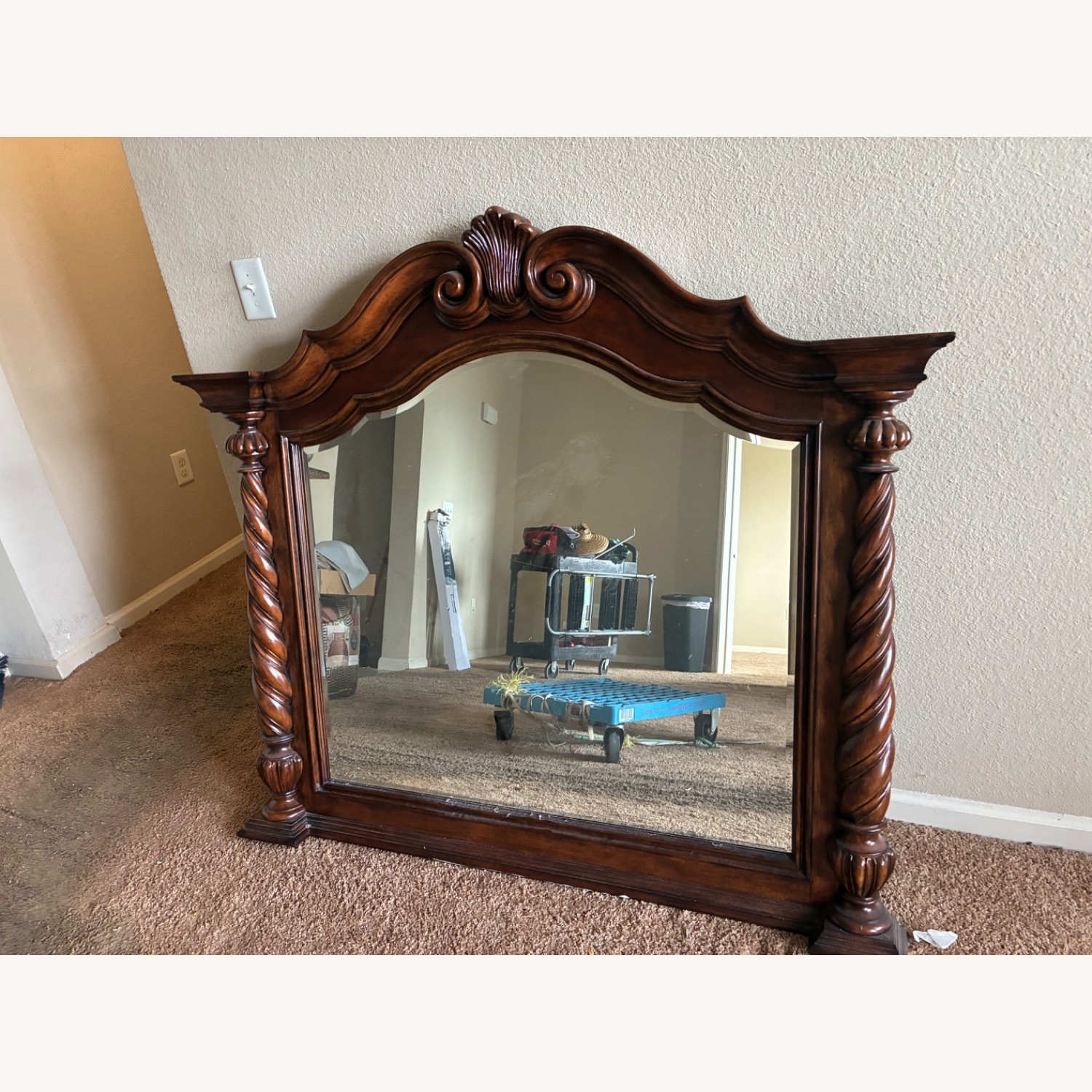 Broyhill Dresser With Mirror - image-6