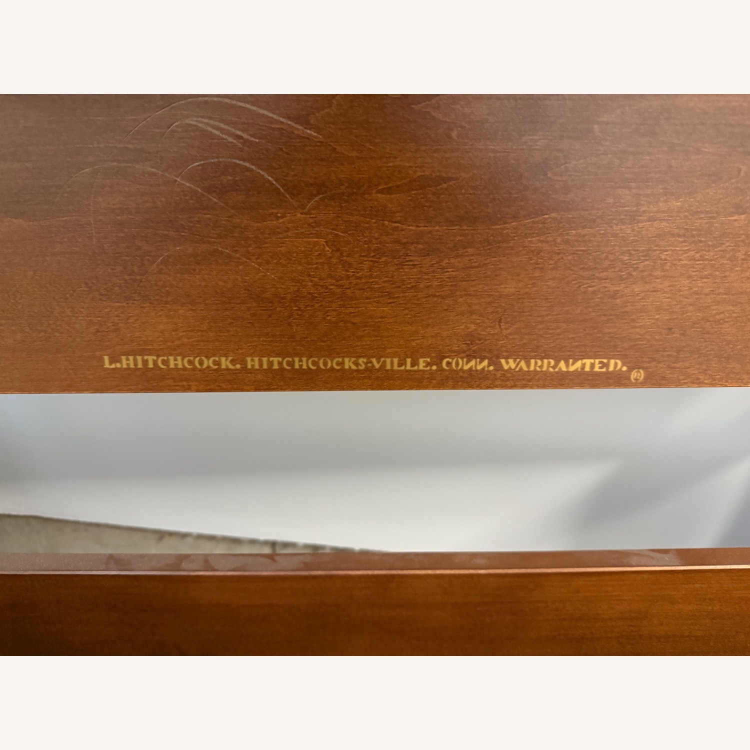 Hitchcock Twin Bed Set W Mirror - image-1