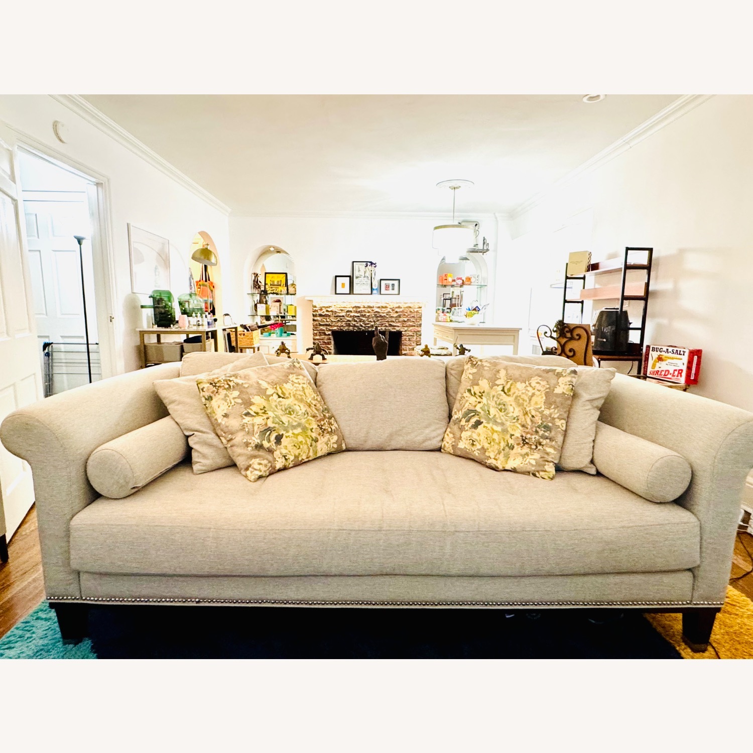 Raymour & Flanigan Light Gray Sofa - image-12