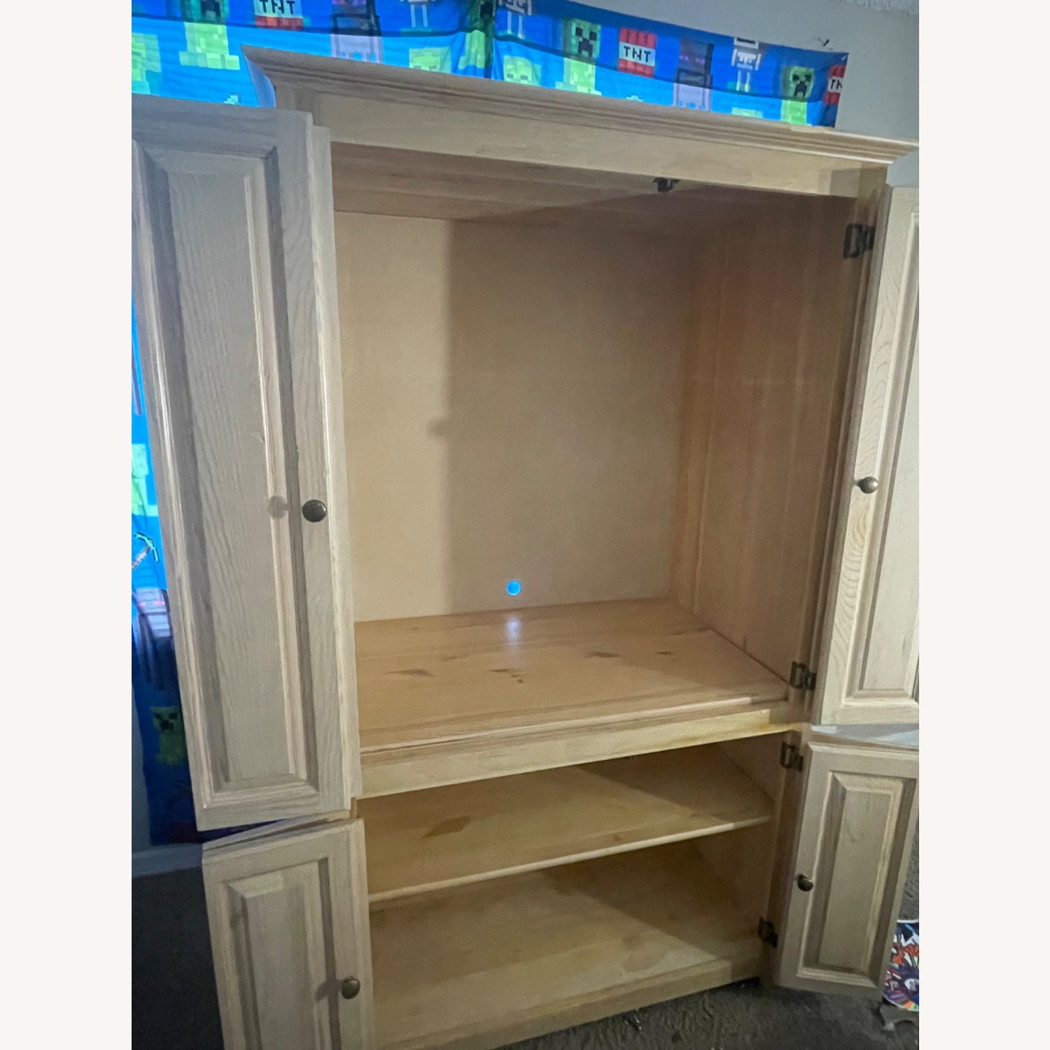 Pinewood Armorie - image-2