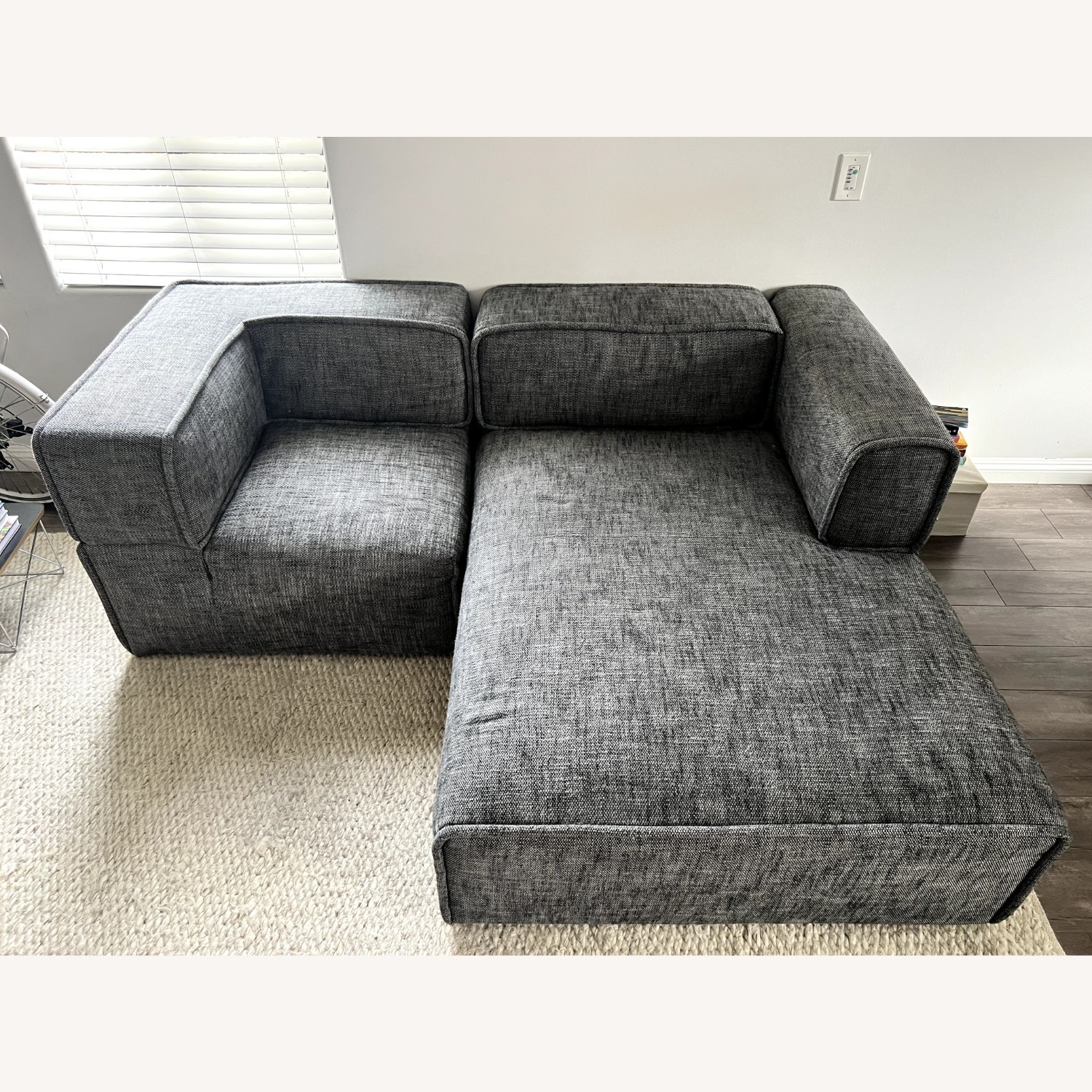 ジャン・プルーヴェ　Atr and Articles of living Article Quadra Gray 2-piece Sectional - AptDeco