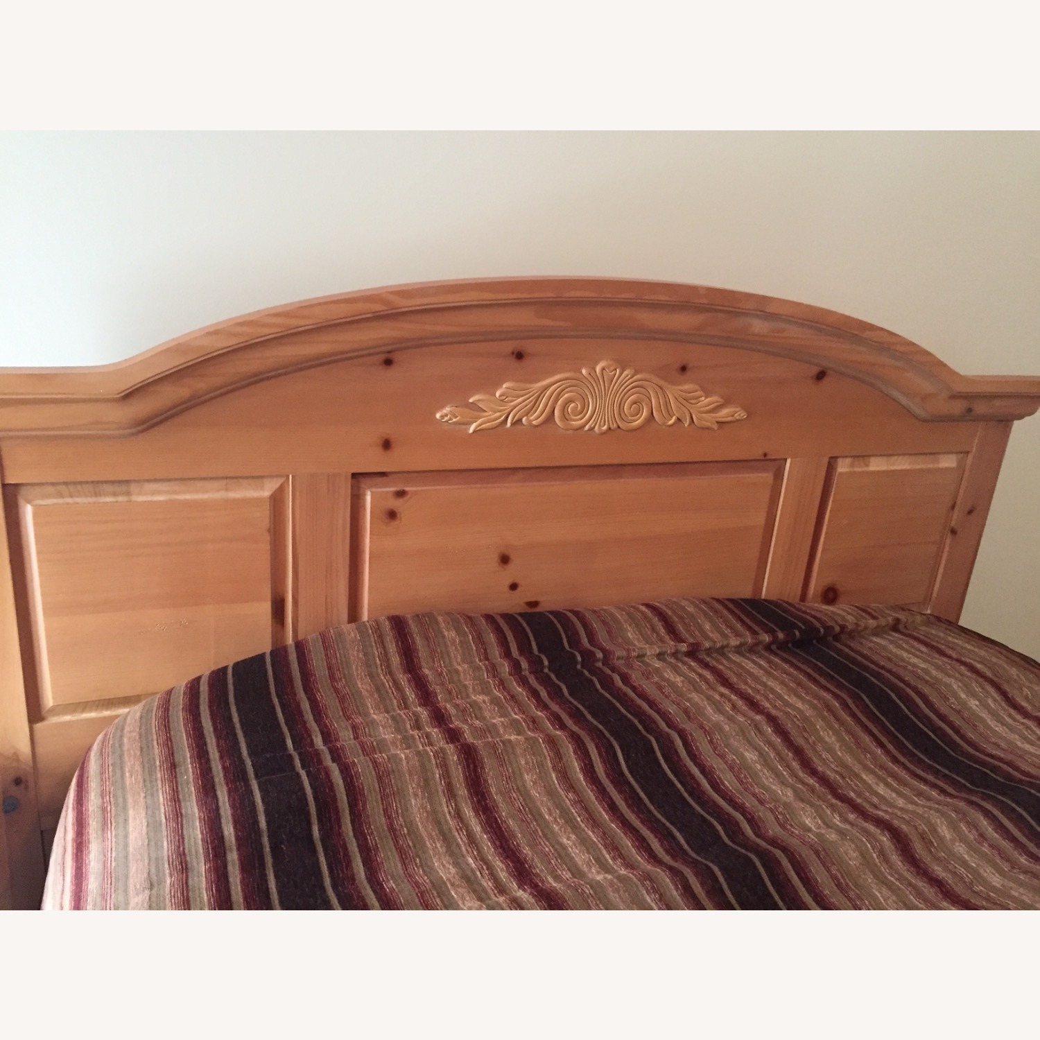 Broyhill Full Bed - image-1