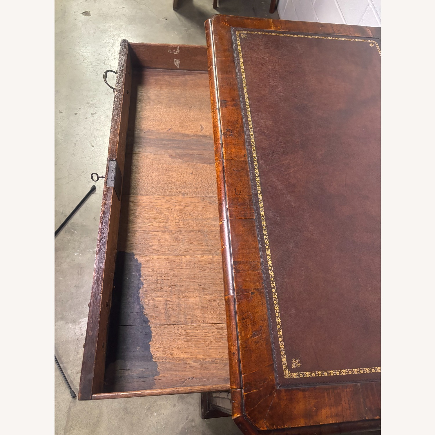 Lady's Dressing Table Kneehole Desk - image-5