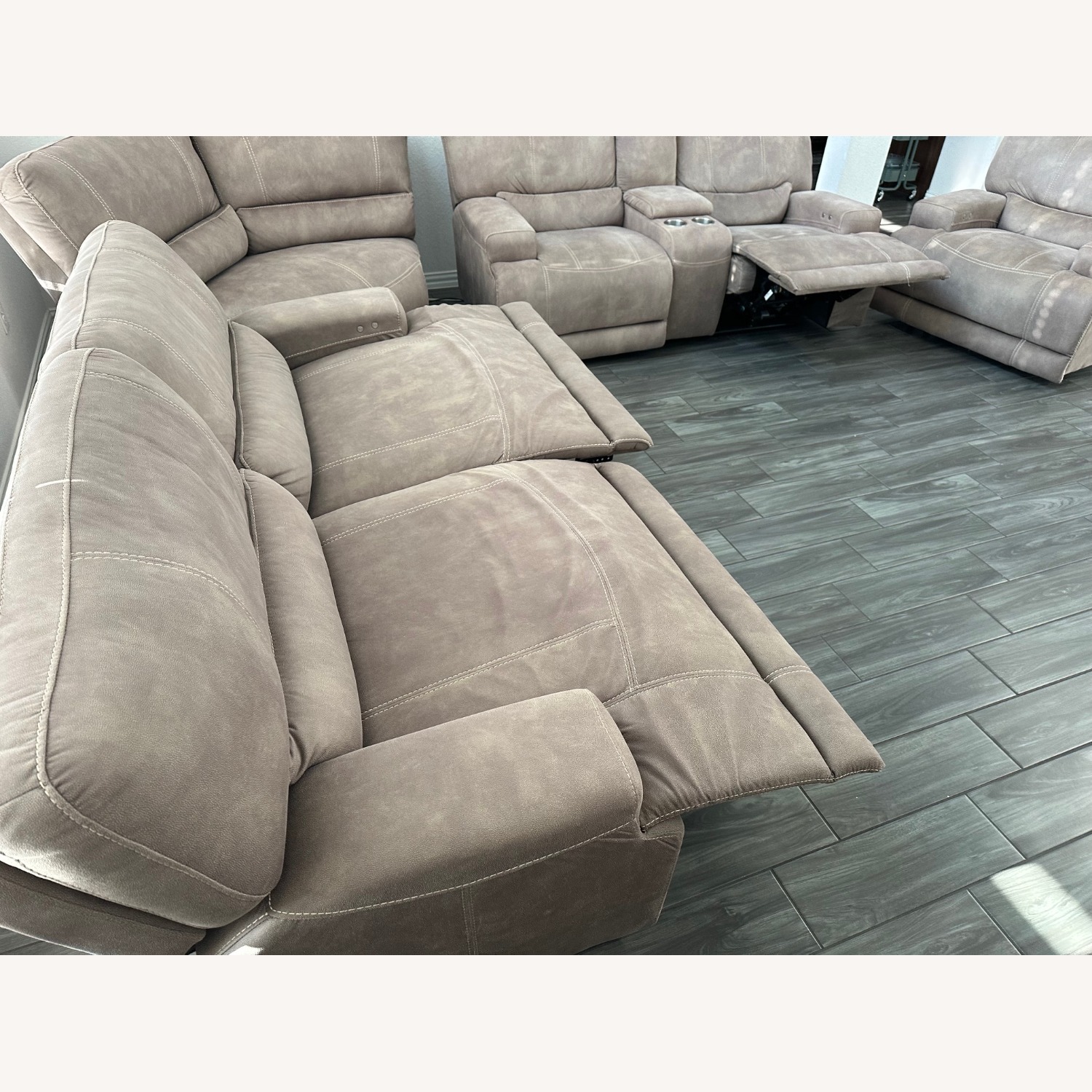 Warrendale 4 Pc Power Reclining Sectional - image-3