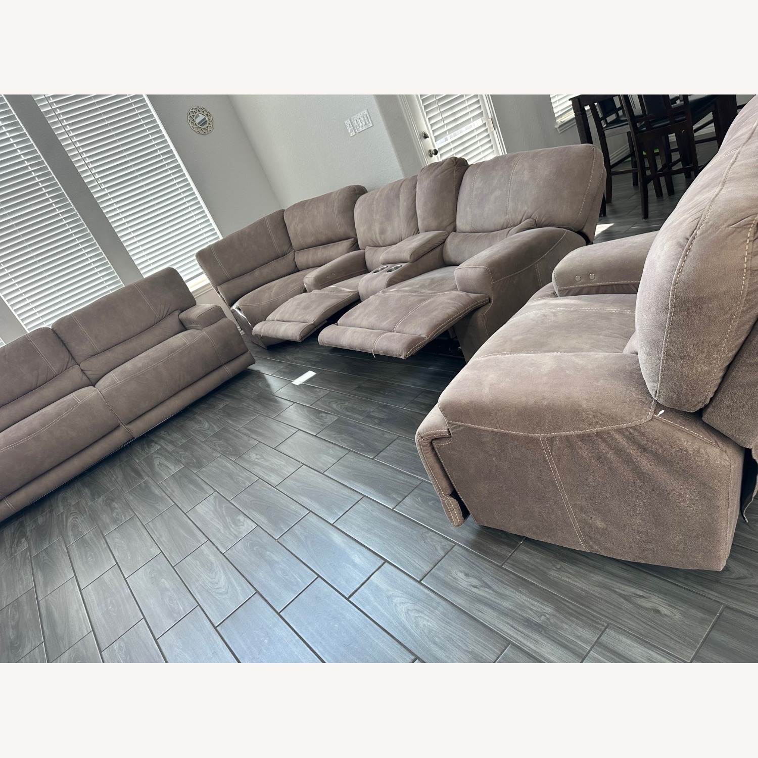 Warrendale 4 Pc Power Reclining Sectional - image-8
