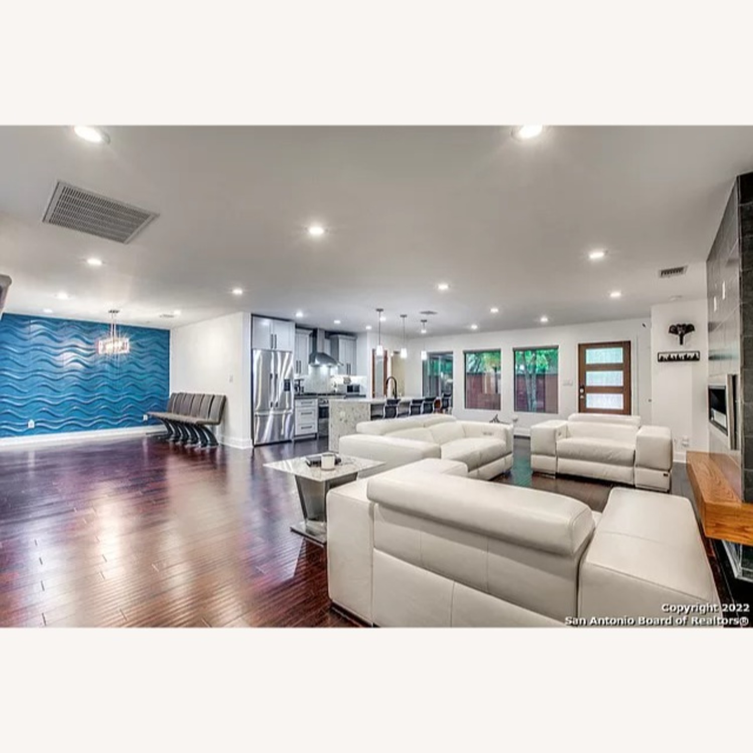 Zuri Luxor Leather Loveseat - image-3