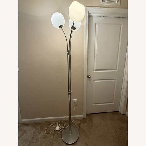 Used MINUT Floor Lamp for sale on AptDeco