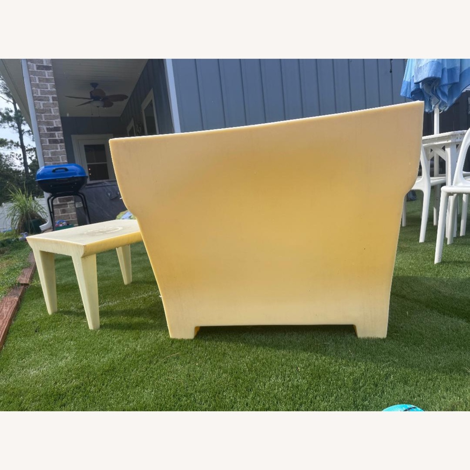 Kartell Bubble Club Table by Philippe Starck - image-3