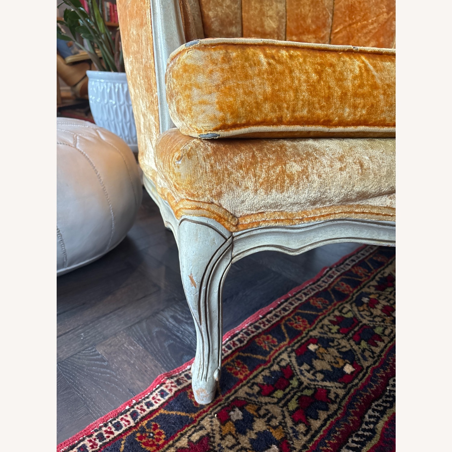 Vintage Queen Anne Gold Velvet Armchair - image-7