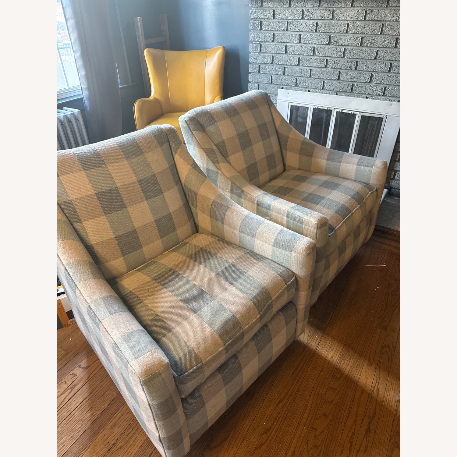 Bassett Corinna Swivel Rocker Accent Chairs - image-2