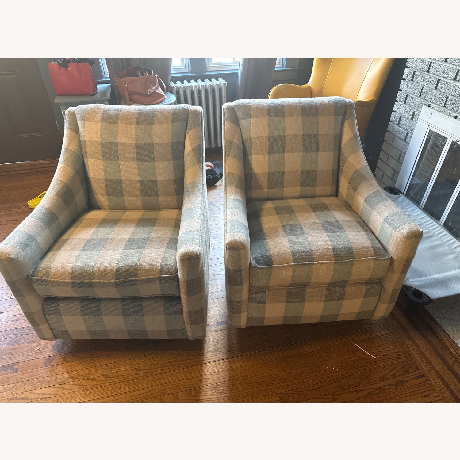 Bassett Corinna Swivel Rocker Accent Chairs - image-1