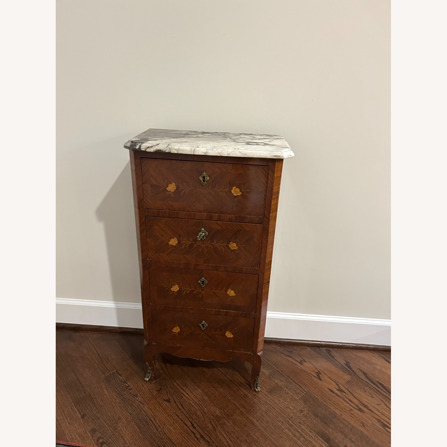 Fine SIdeboard - image-1