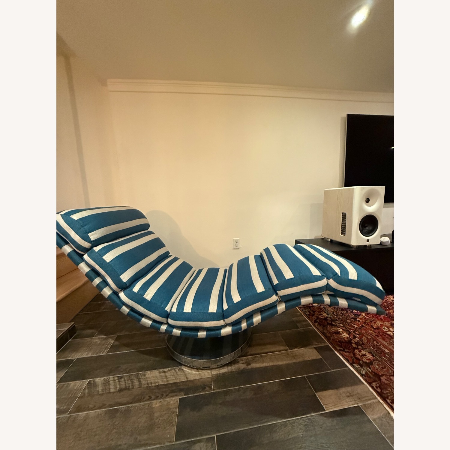 Milo Baughman Chaise Lounge - image-4