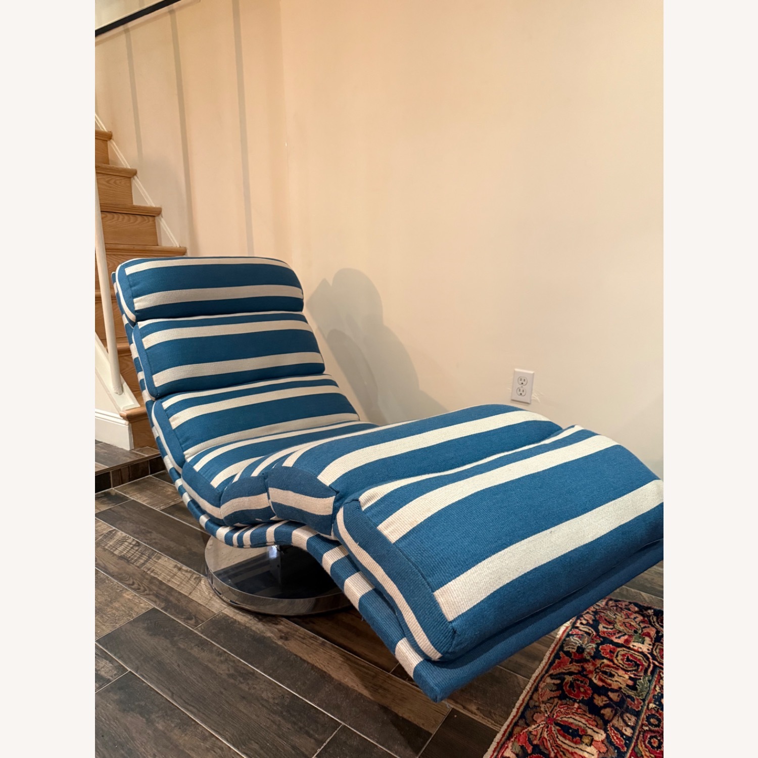 Milo Baughman Chaise Lounge - image-2