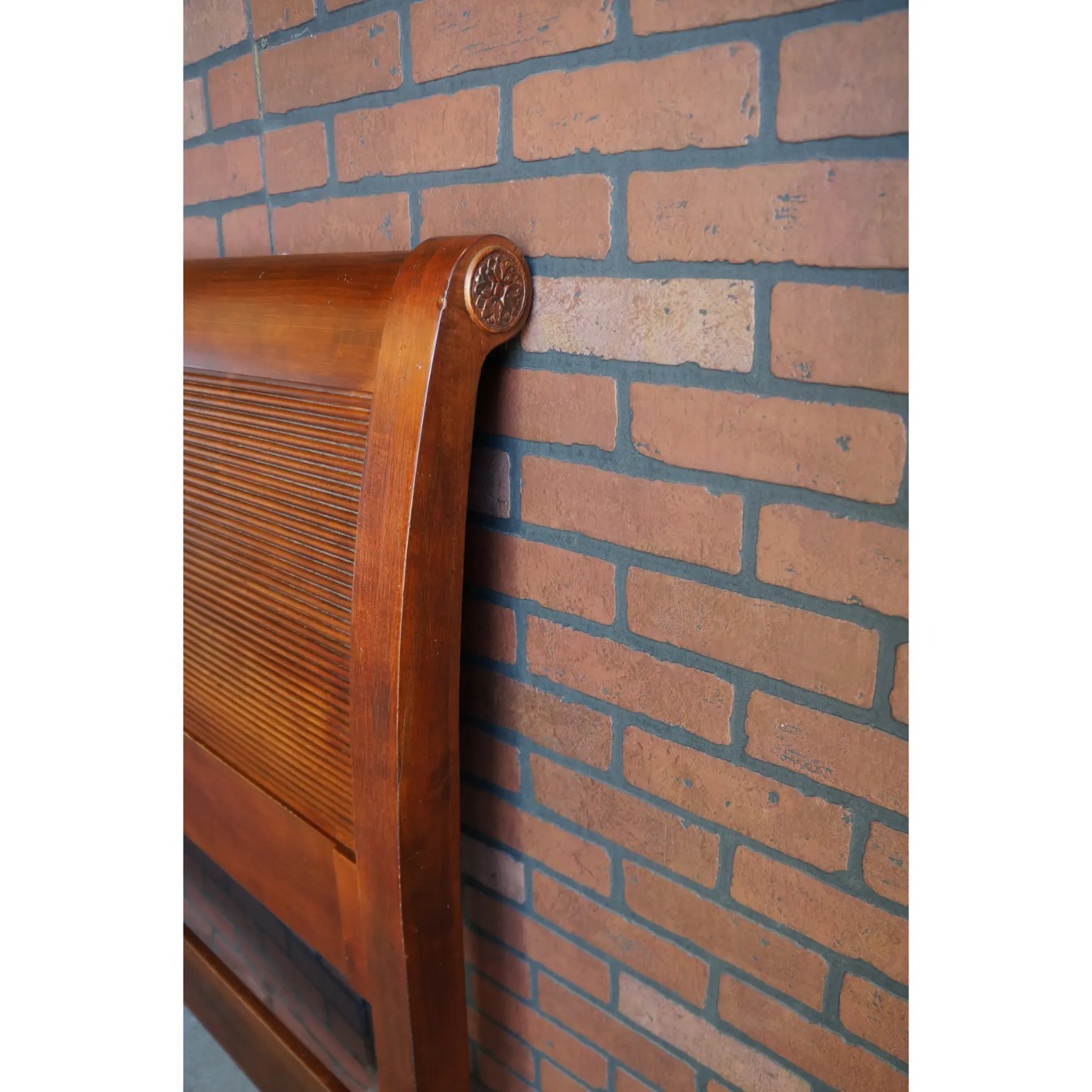 Ethan Allen British Classics Queen Sleigh Bed - image-3