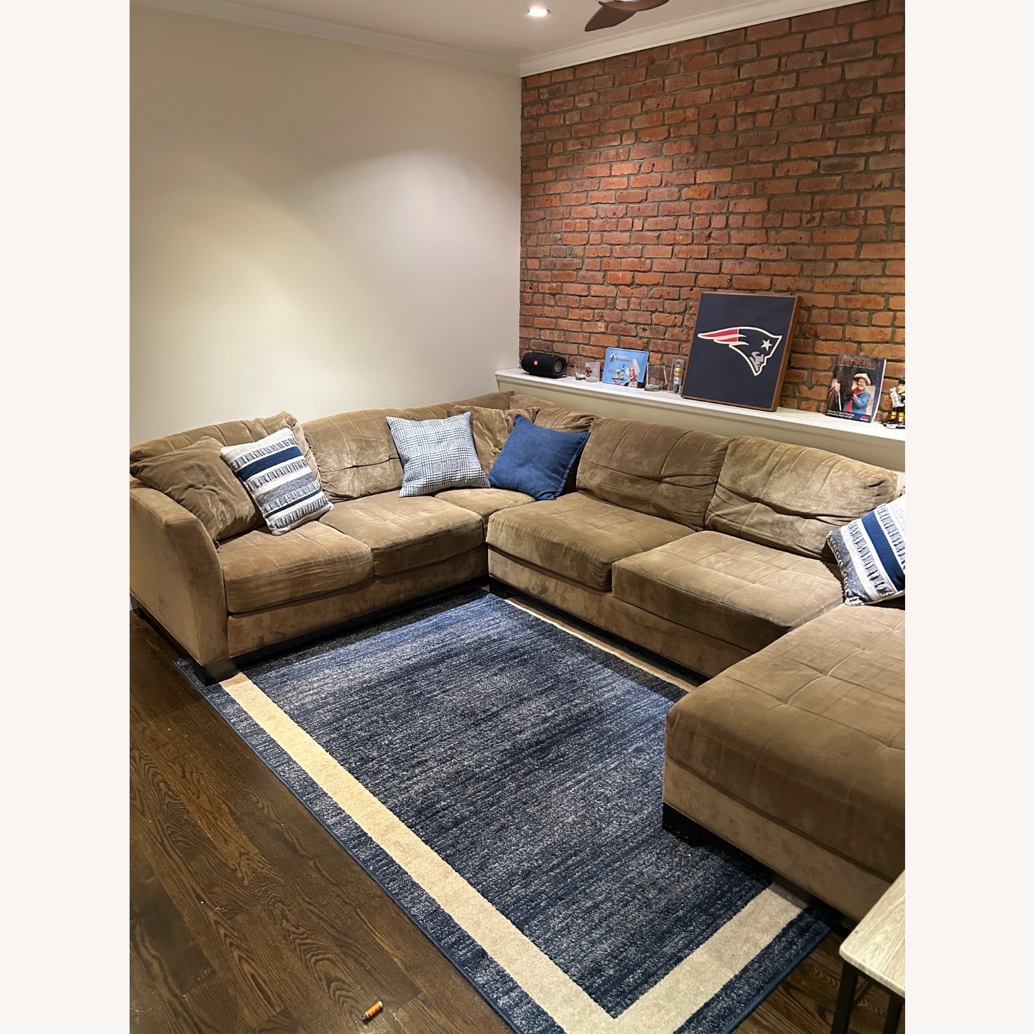 Macy’s Elliot Fabric 3-Piece Chaise Sectional  - image-9