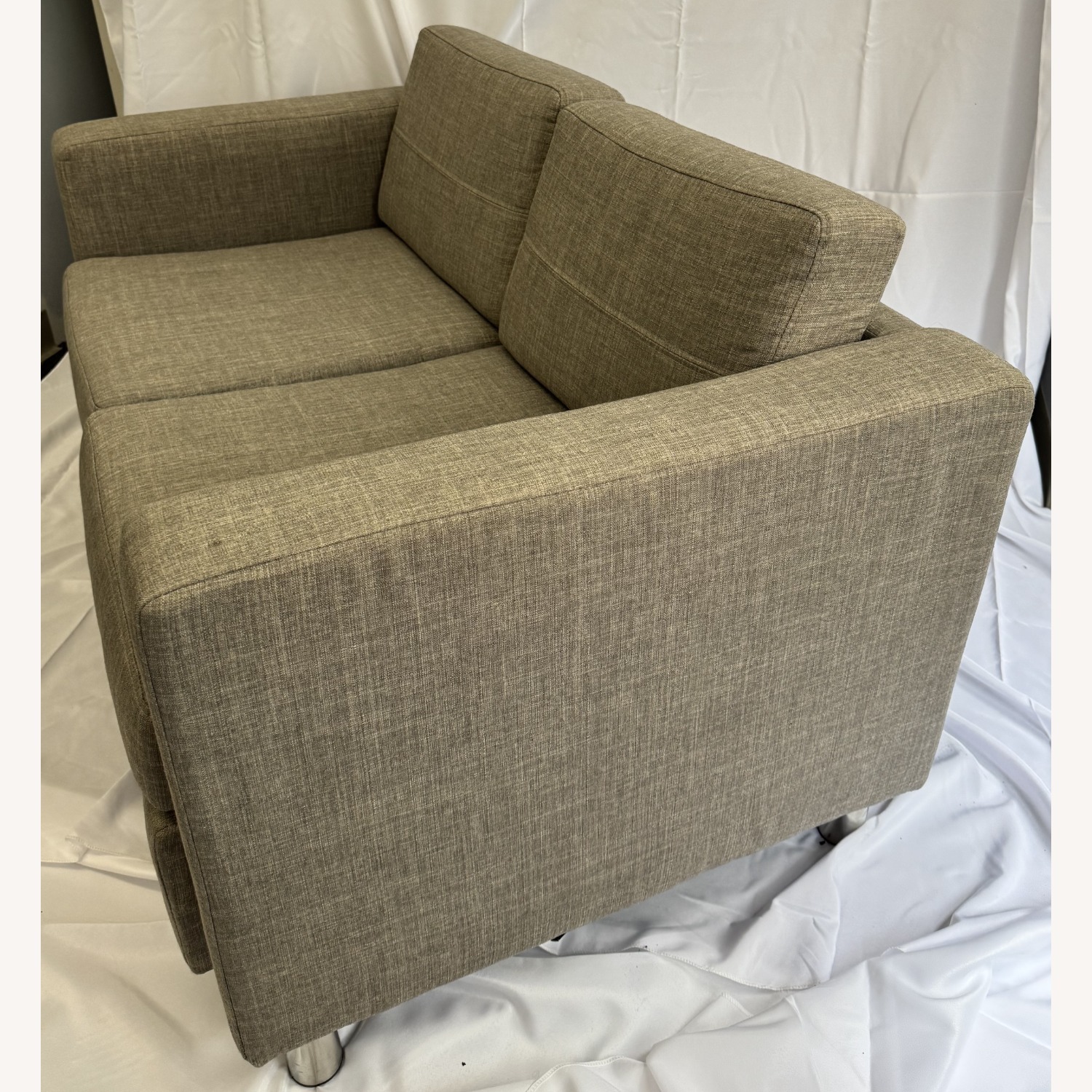 Pacific Loveseat In Cement Gray Fabric - image-3