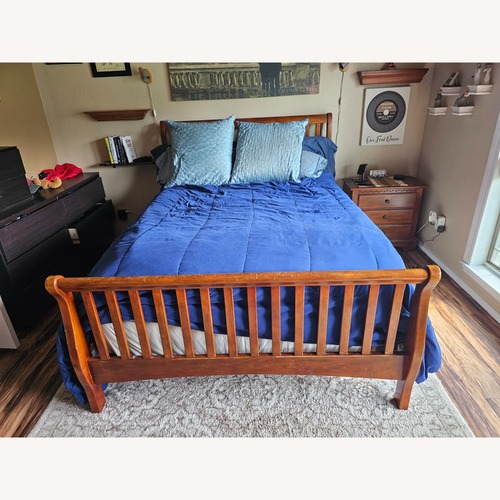 Used  Bed for sale on AptDeco