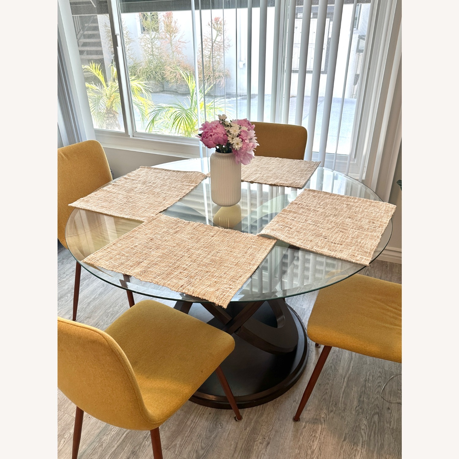 Dining Table Set - AptDeco