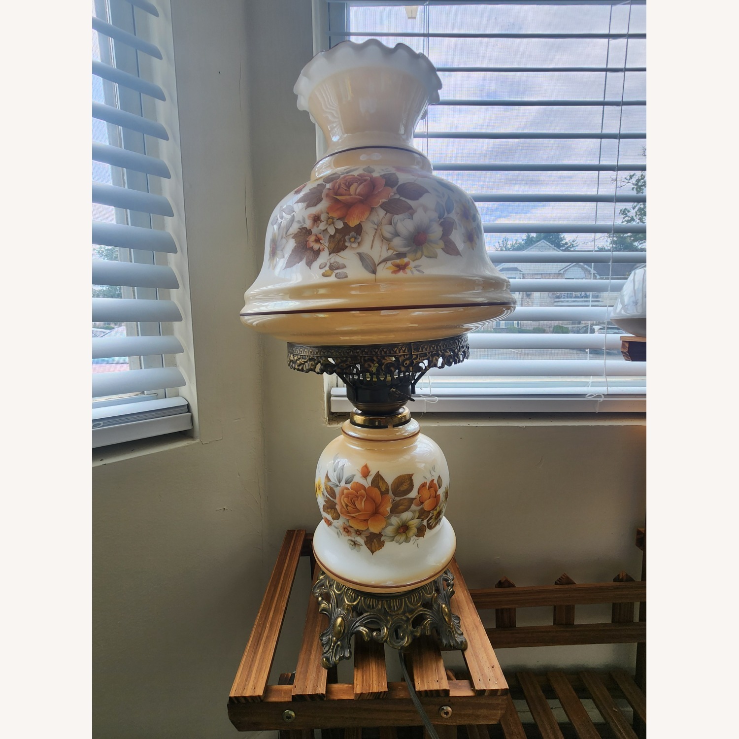 Vintage 2-Way Hurricane Hand Painted Floral Lamp - image-5