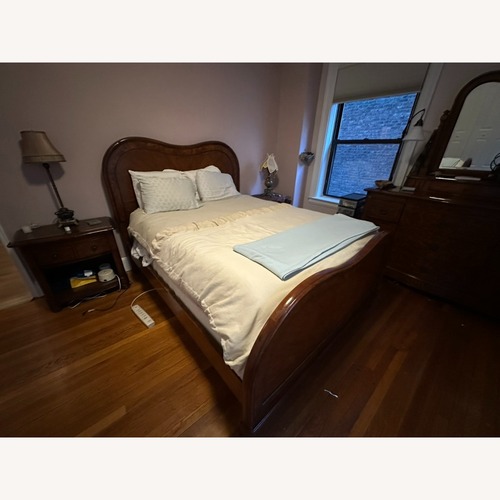 Used Domain Queen Wood for sale on AptDeco