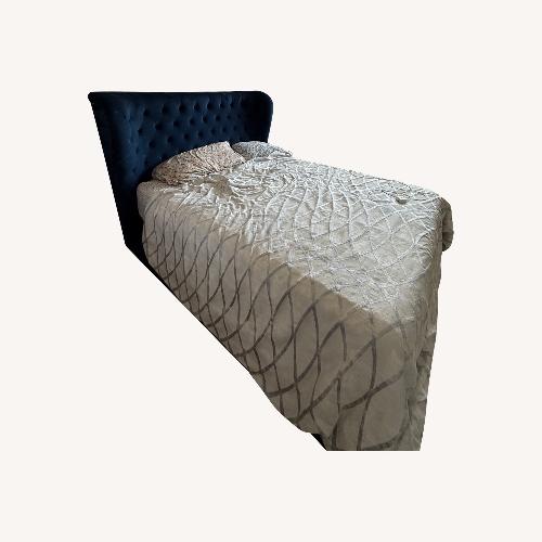 Used Nebraska Queen Bed  for sale on AptDeco