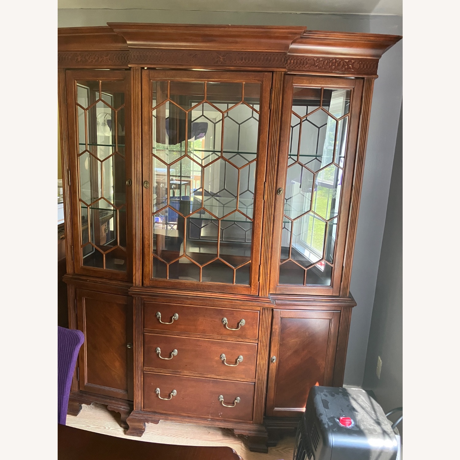 China Cabinet With Light - image-2