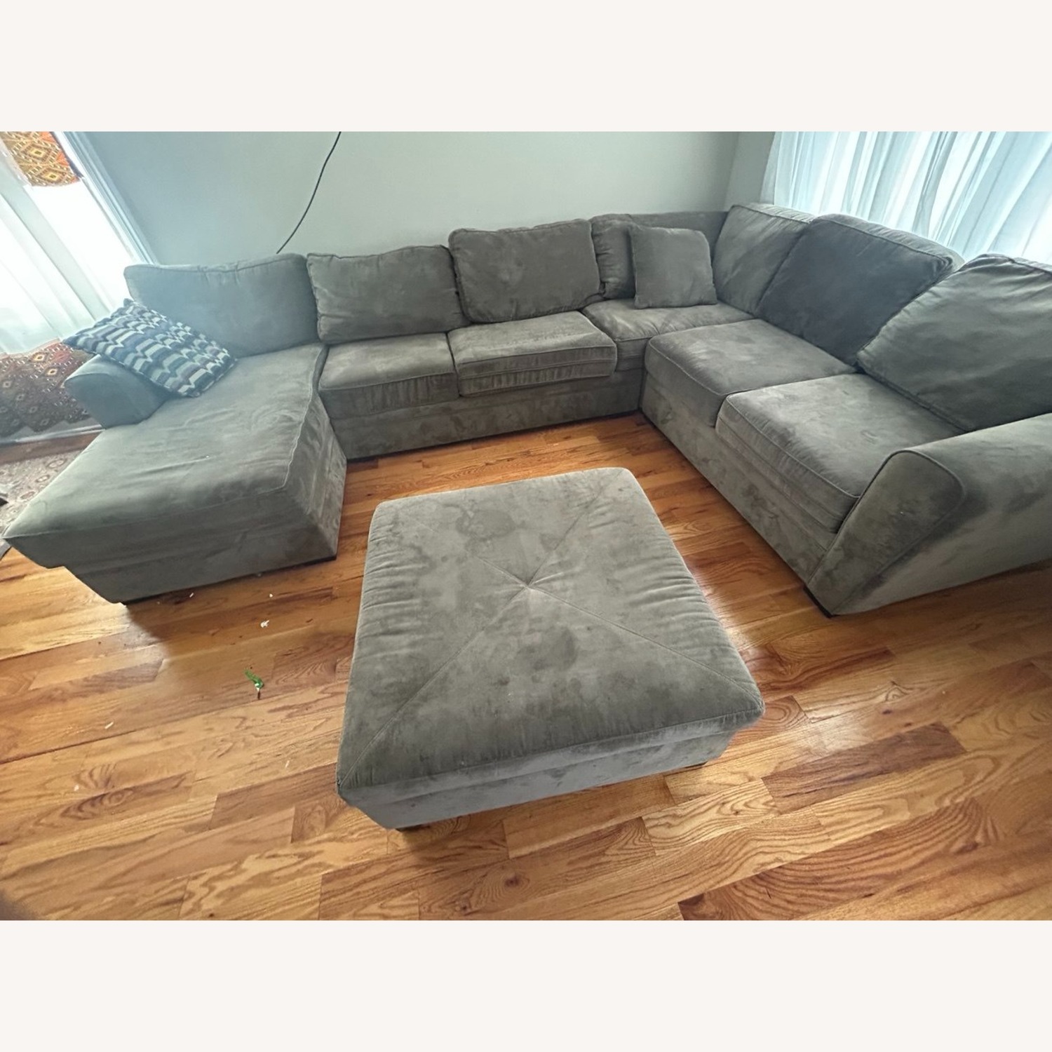 Artemis II 4-pc. Sectional and a Storage Ottoman - image-1