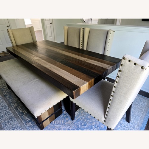 Used Rooms To Go 6 piece Rectangle Dining Table Set for sale on AptDeco