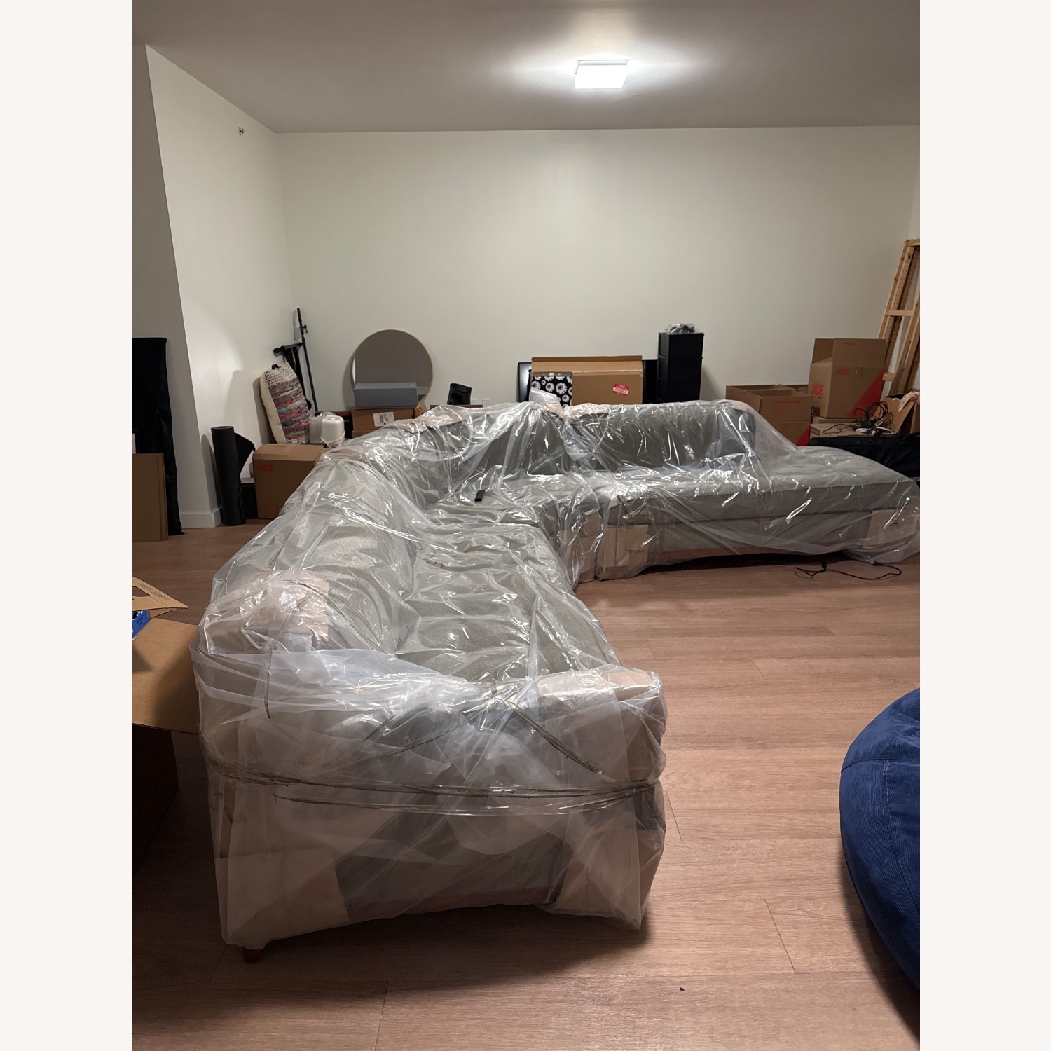 Apt2B Monroe Drice 3pc Sectional -Brand New!! - image-2