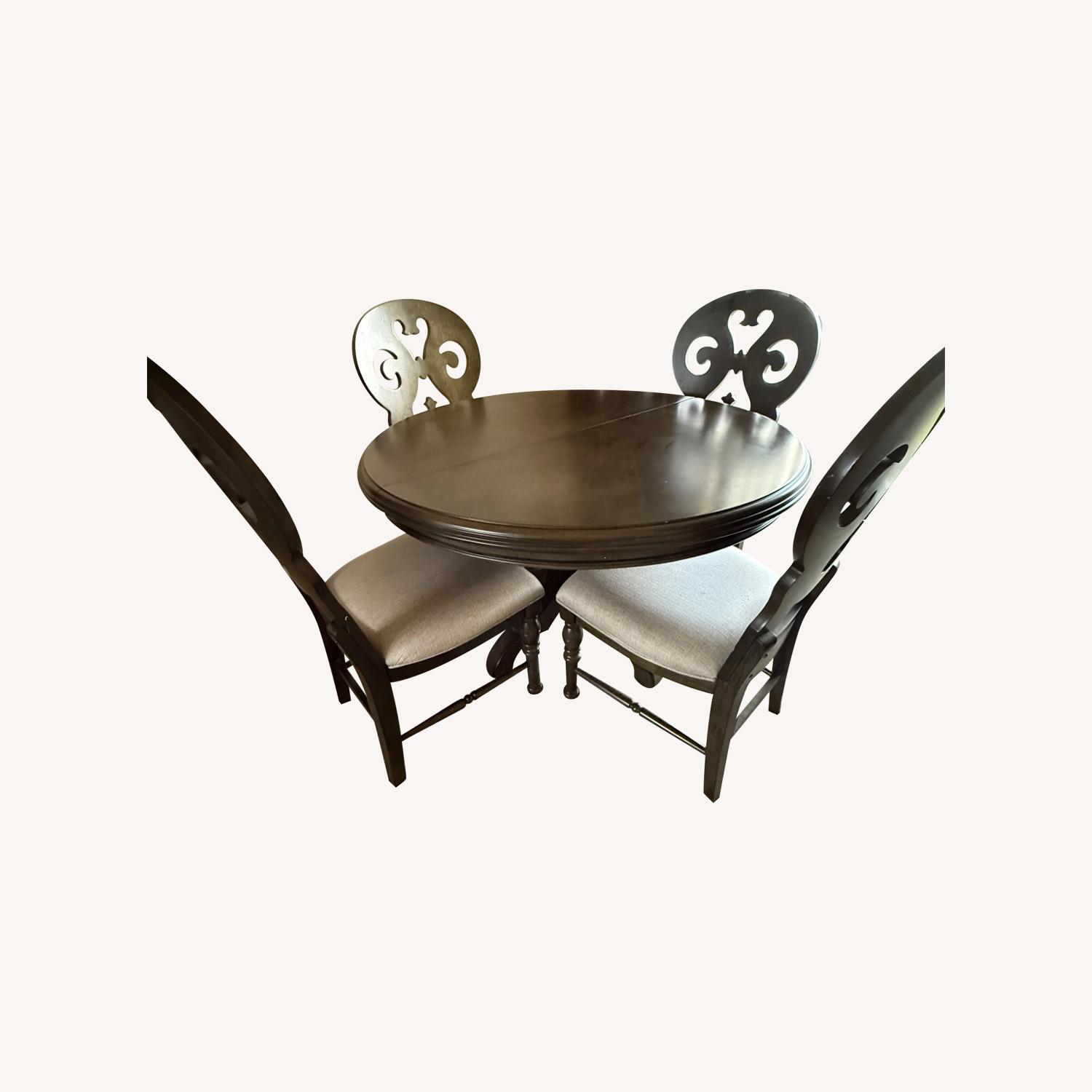 5pc Dining Set with Extendable Leaf - image-0