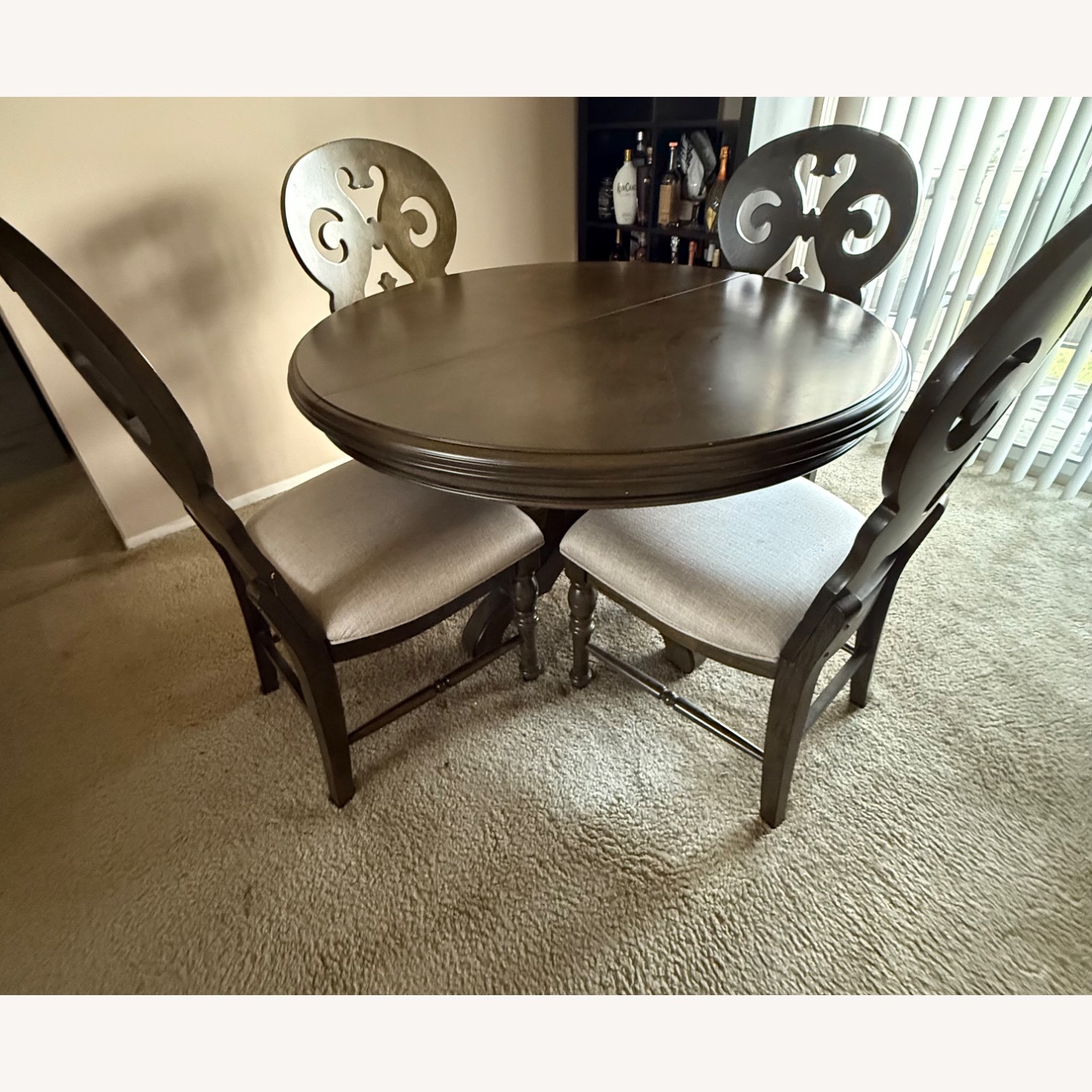 5pc Dining Set with Extendable Leaf - image-1