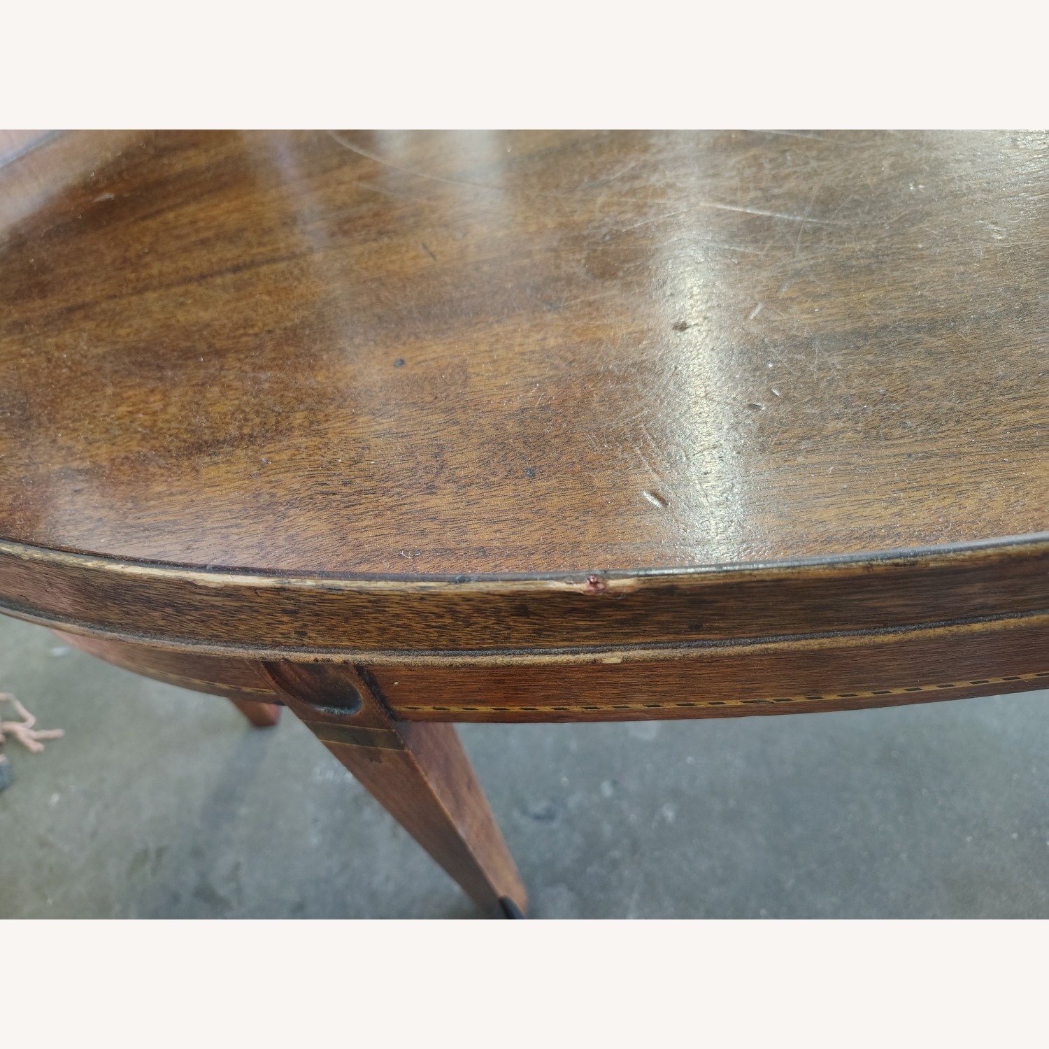 Mersman Oval Mahogany Inlaid 1-Drawer Coffee Table - image-8