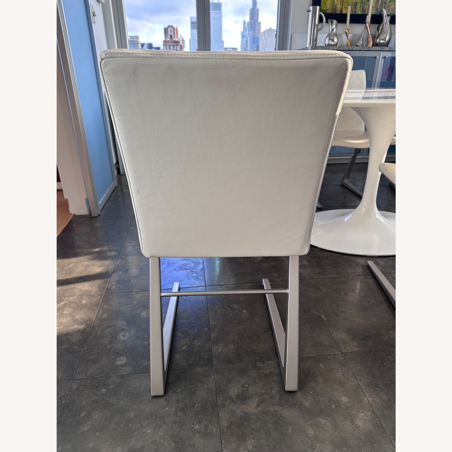 BoConcept Mariposa Chairs (6) in White Leather - AptDeco