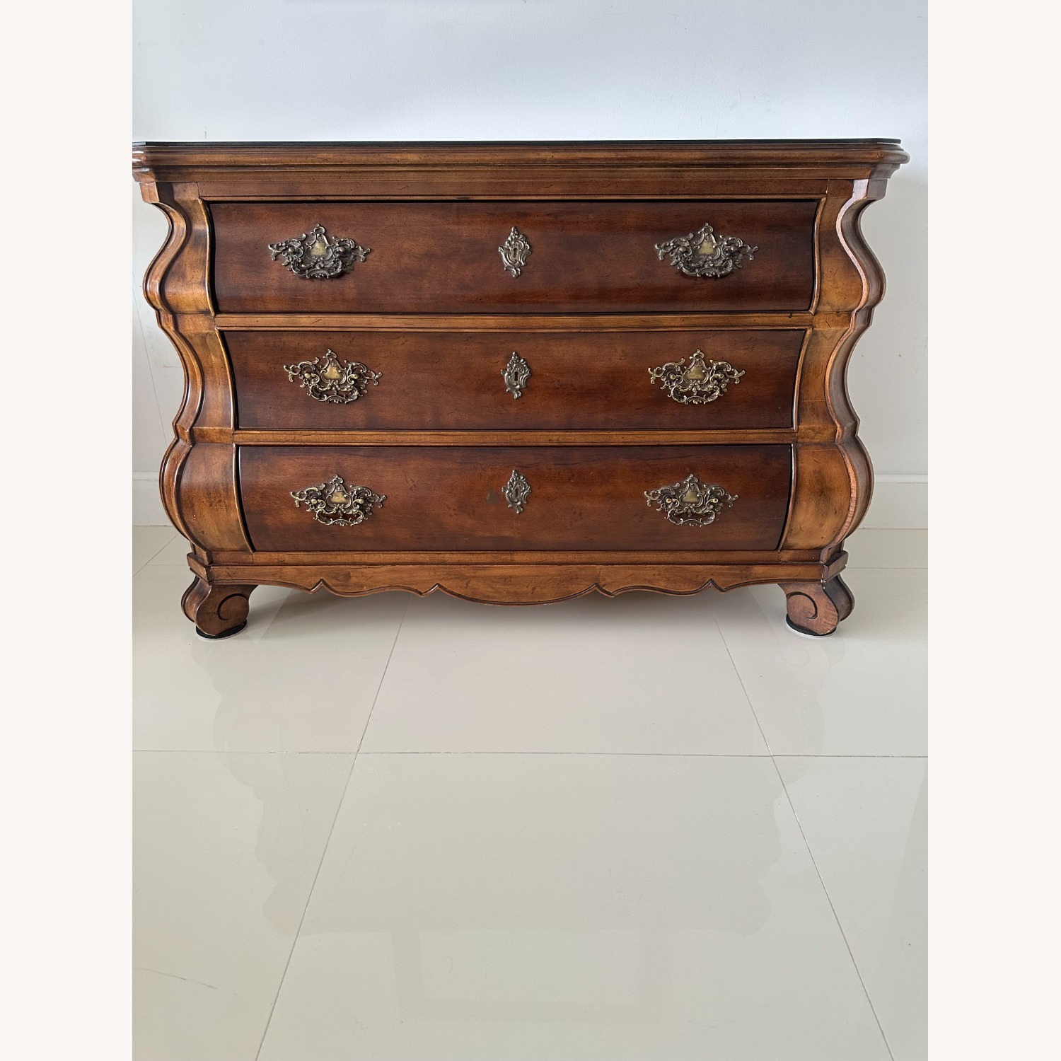 Henredon Barroque Dutsch Bombe Chest 3 Drawers - image-1